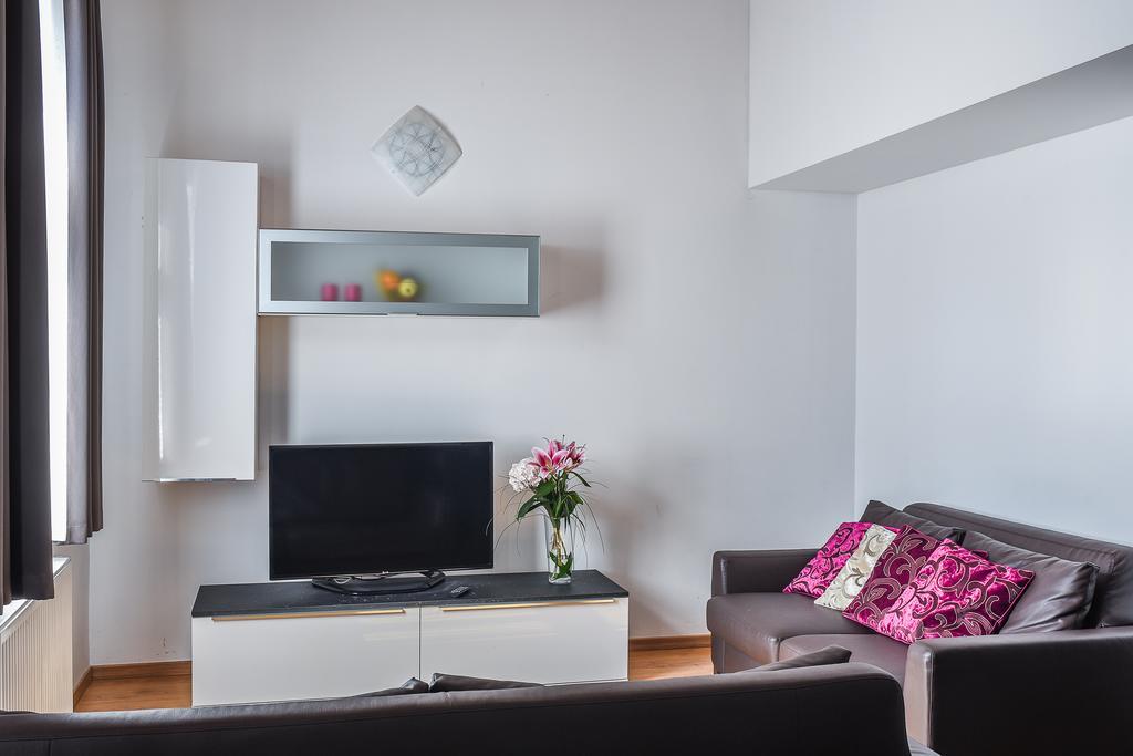 The Palace Suites And Apartments Прага Экстерьер фото