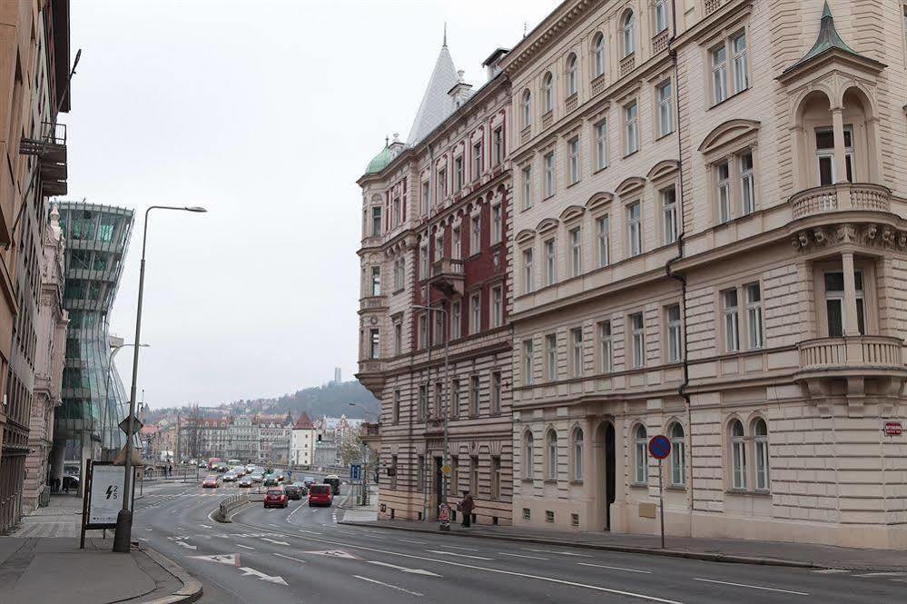 The Palace Suites And Apartments Прага Экстерьер фото