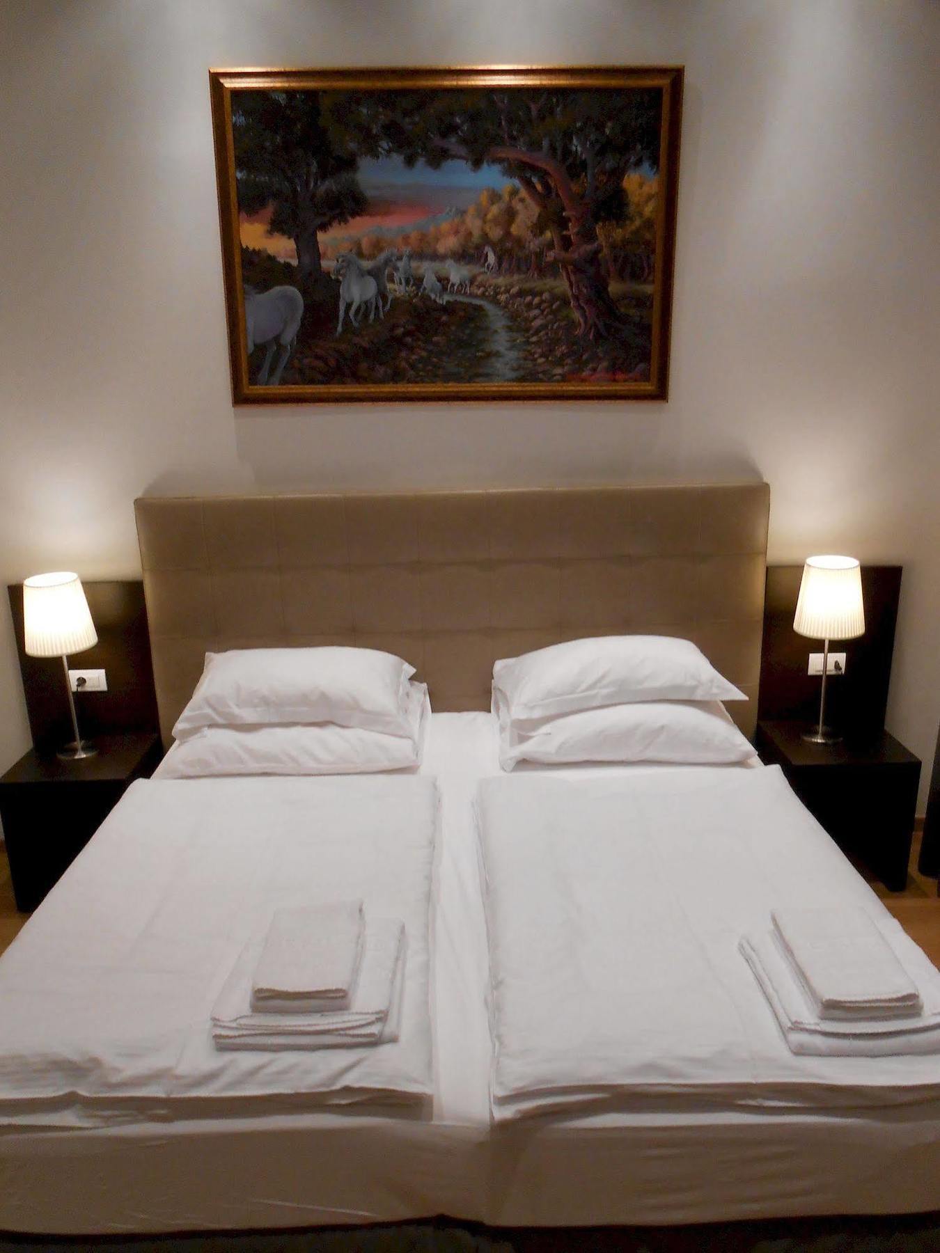 The Palace Suites And Apartments Прага Экстерьер фото